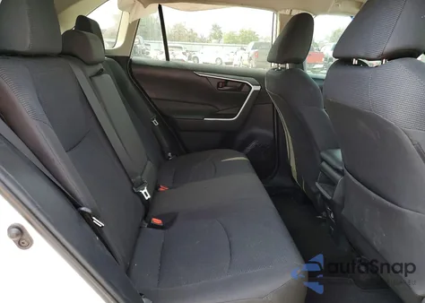 2021 Toyota Rav4 Le z USA, uszkodzony, nr VIN 2T3H1RFV9MC089755